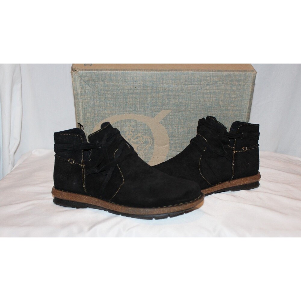 Born Tarklin Boots Women's Black Suede Comfort Distressed Ankle Booties Zip 9 - Picture 2 of 7